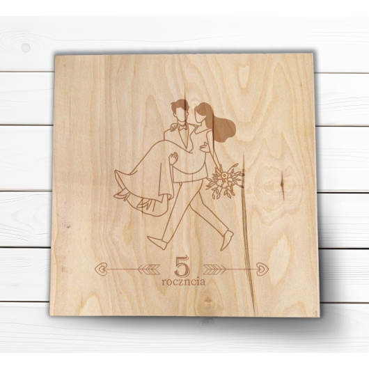 Skrzynka z grawerem z okazji rocznicy